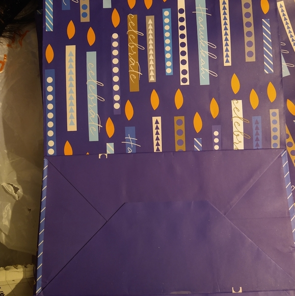 Happy Hanukkah Bundle: 8 Gift Bags & 6 Gift Cards - Picture 10 of 10